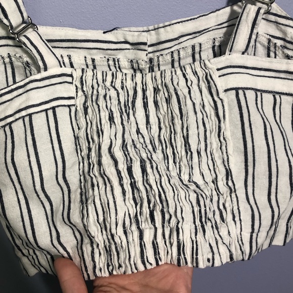 🦋Brandy Melville crop top🦋 - Picture 4 of 6